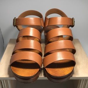 Quips wooden sandals, size 7